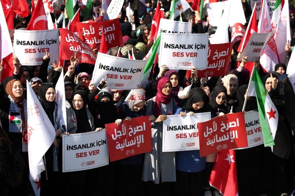 10 Bin Kişi Sultanahmet Meydanı'ndan Dünyaya Seslendi