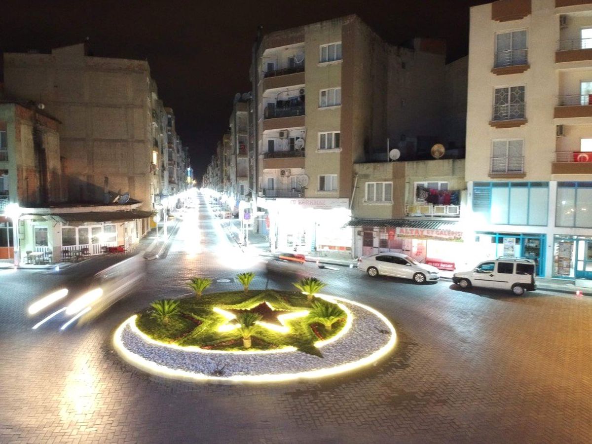 Altay Meydanı'na Yapılan Ay-yıldız Motifi Çok Beğenildi