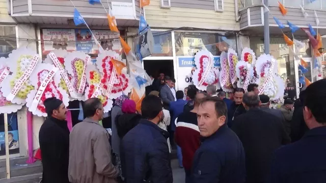 Bakan Pakdemirli Altıntaş'ta Seçim Bürosu Açılışına Katıldı Bakan Pakdemirli Altıntaş'ta Seçim Bürosu Açılışına Katıldı