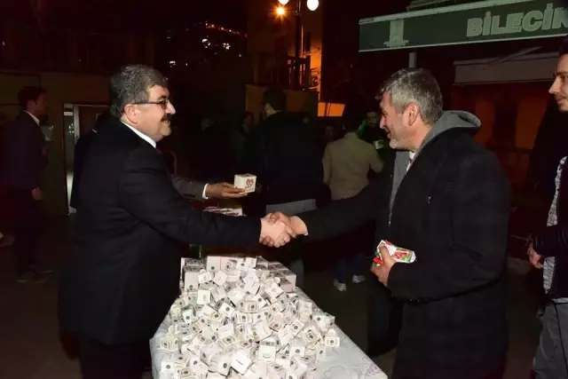 Bilecik Belediyesi'nden Kandil Simidi ve Lokum İkramı
