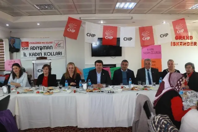 CHP'li Kadınlar 8 Mart Dünya Kadınlar Gününü Kutladı