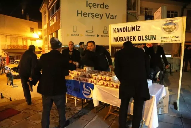 Develi Belediyesi Kandil Simidi Dağıttı