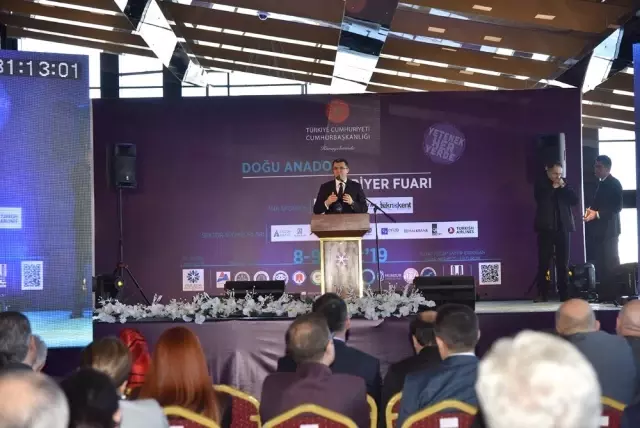 Doğu Anadolu Kariyer Fuarı Görkemli Bir Açılışla Başladı Doğu Anadolu Kariyer Fuarı Görkemli Bir Açılışla Başladı