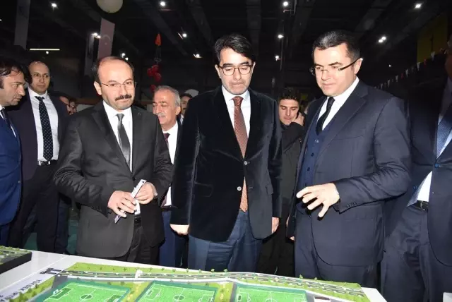 Doğu Anadolu Kariyer Fuarı Görkemli Bir Açılışla Başladı Doğu Anadolu Kariyer Fuarı Görkemli Bir Açılışla Başladı