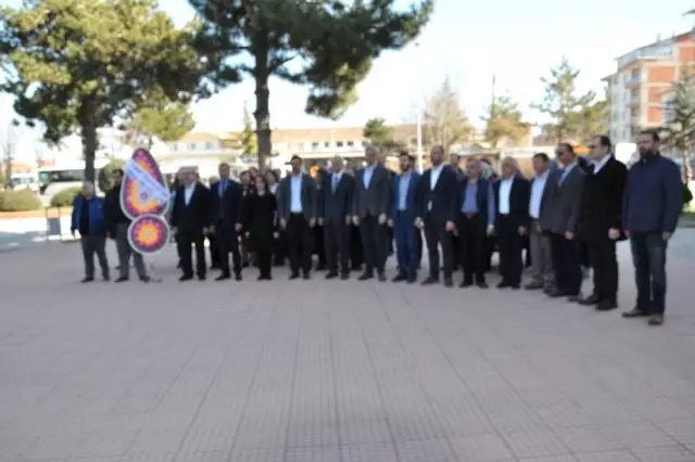 Dünya Kadınlar Gününde Başkan Adayları El Ele Dünya Kadınlar Gününde Başkan Adayları El Ele