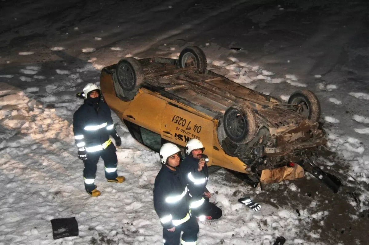 Muradiye'de Trafik Kazası: 2 Yaralı