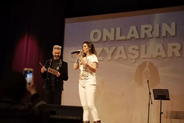 Onlarında Gözyaşları Var Projesi Kara Kışa Rağmen Salon Doldurdu Onlarında Gözyaşları Var Projesi Kara Kışa Rağmen Salon Doldurdu