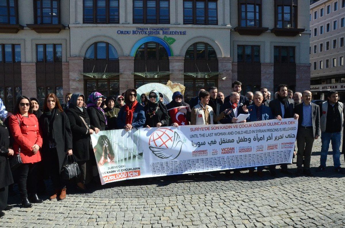 Suriye'deki Tutsak Kadın ve Çocuklar İçin Bir Araya Geldiler