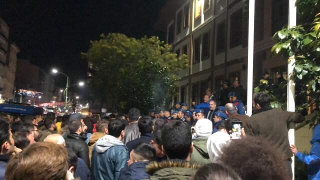 Vatandaşlar Tacizciyi Linç Etmek İçin Gece Yarısına Kadar Adliye Önünde Bekledi