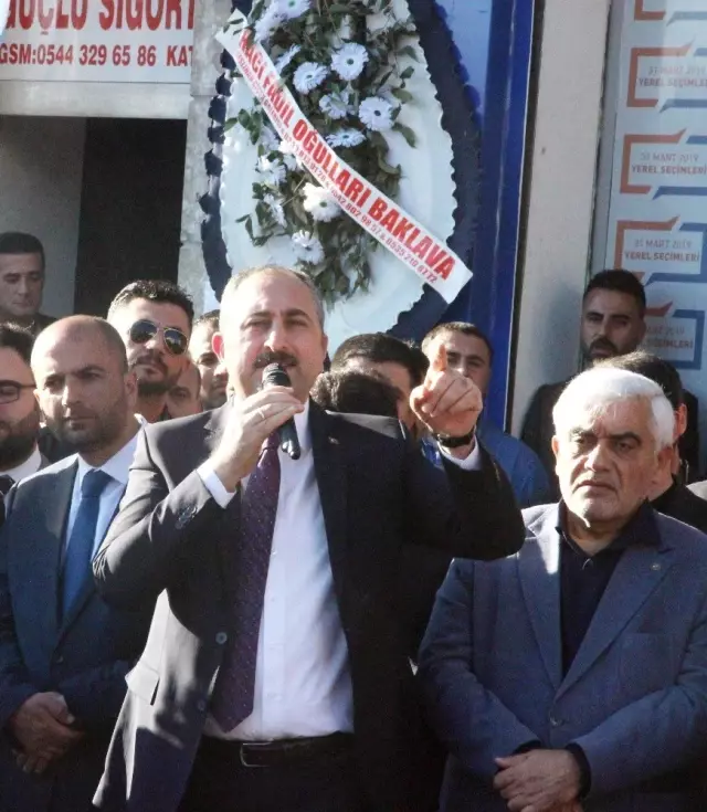Adalet Bakanı Gül: '82 Milyonu Kimse Tehdit Edemez' Adalet Bakanı Gül: '82 Milyonu Kimse Tehdit Edemez'