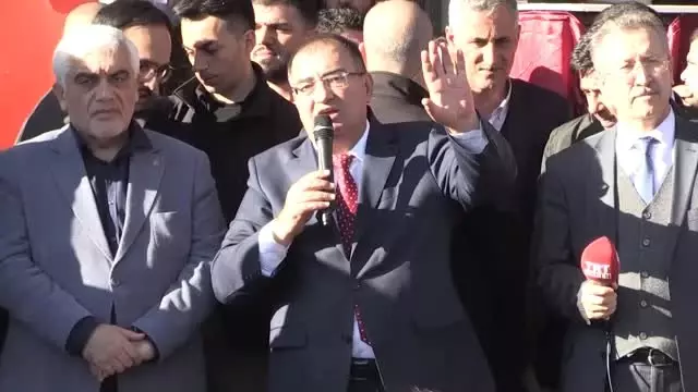 Adalet Bakanı Gül: 'Nasıl Fırat Kalkanı ve Zeytin Dalı Operasyonu Yaptıysak Yine Yaparız' Adalet Bakanı Gül: 'Nasıl Fırat Kalkanı ve Zeytin Dalı Operasyonu Yaptıysak Yine Yaparız'