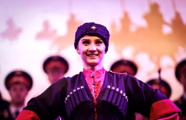 Aleksandrov Rus Kızılordu Korosu Büyükçekmece'de Konser Verdi