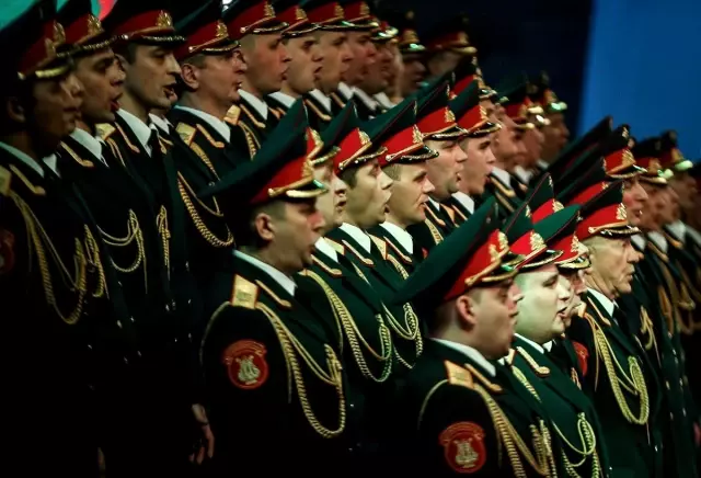 Aleksandrov Rus Kızılordu Korosu Büyükçekmece'de Konser Verdi