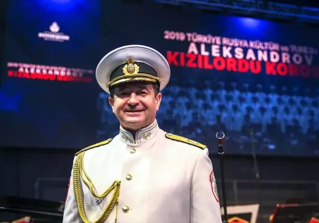 Aleksandrov Rus Kızılordu Korosu Büyükçekmece'de Konser Verdi
