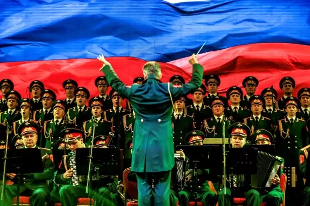 Aleksandrov Rus Kızılordu Korosu Büyükçekmece'de Konser Verdi
