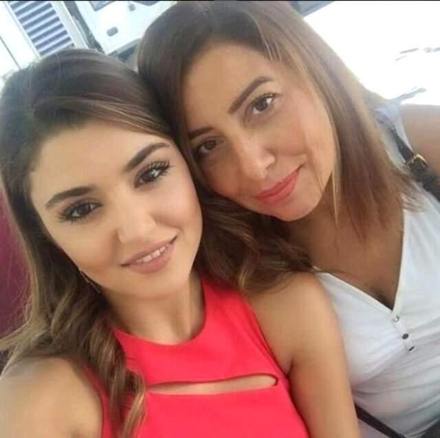 Annesini Kanserden Kaybeden Hande Erçel, Paylaşımıyla Duygulandırdı