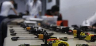 Bursa'da 20 Şehirden Öğrenciler Robotlarıyla Yarışıyor
