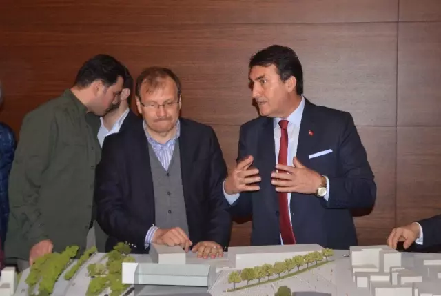 Bursa'ya 24 Saat Yaşayan Muhteşem Bir Meydan Geliyor Bursa'ya 24 Saat Yaşayan Muhteşem Bir Meydan Geliyor