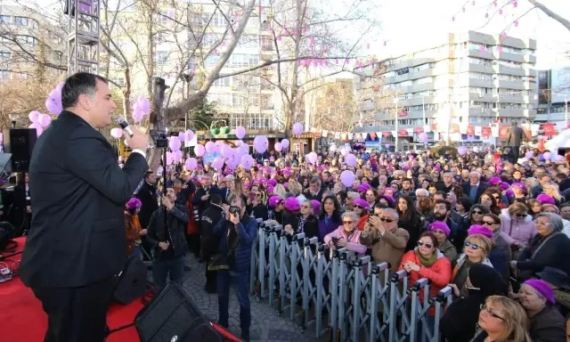 Çankaya'da 8 Mart'ta Coşkusu Çankaya'da 8 Mart'ta Coşkusu