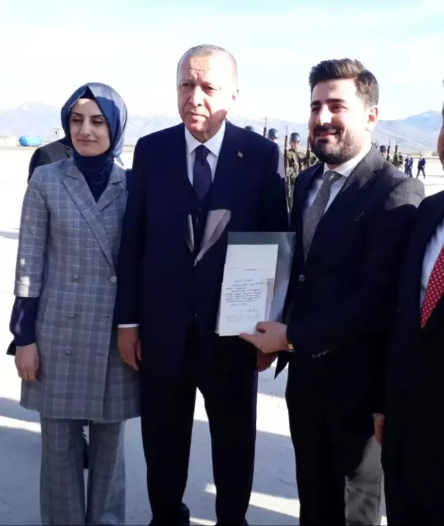 Cumhurbaşkanı Erdoğan,20 Yıl Önceki Mektup Arkadaşıyla Görüştü Cumhurbaşkanı Erdoğan,20 Yıl Önceki Mektup Arkadaşıyla Görüştü