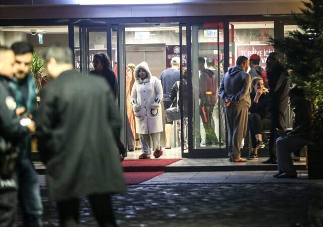 Otelde Sabaha Karşı Korkutan Yangın: 150 Kişi Tedbir Amaçlı Tahliye Edildi