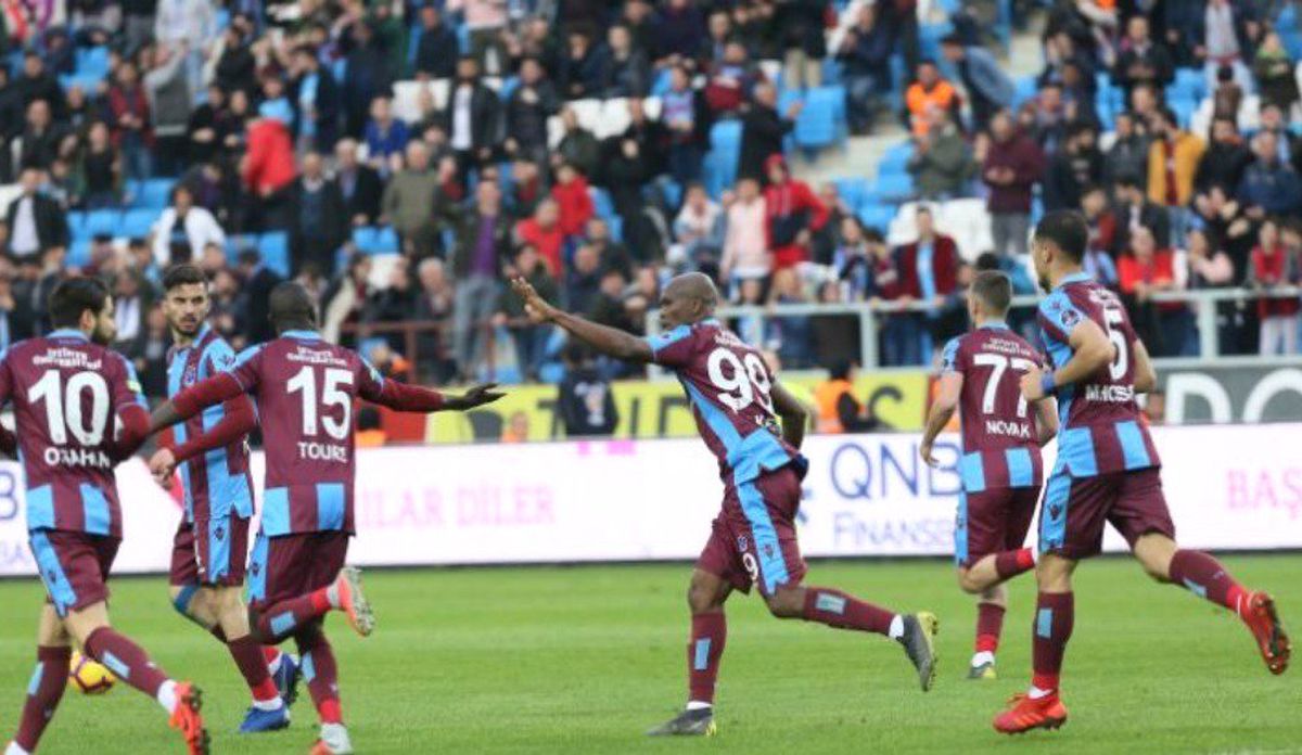 Trabzonspor, Akhisarspor'u 2-1 Mağlup Etti!