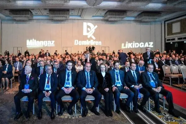 Yıldırım Demirören: Türkiye'miz Büyüdükçe Demirören Holding de Büyüdü ve Büyümeye Devam Ediyor Yıldırım Demirören: Türkiye'miz Büyüdükçe Demirören Holding de Büyüdü ve Büyümeye Devam Ediyor