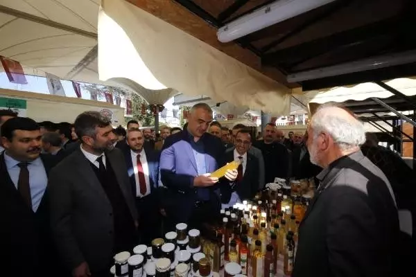 Bakan Ersoy Şile'de Turizm İşletme Sahipleriyle Bir Araya Geldi