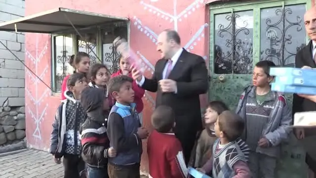 Bakan Mustafa Varank Husumetli İki Köyü Barıştırdı Bakan Mustafa Varank Husumetli İki Köyü Barıştırdı