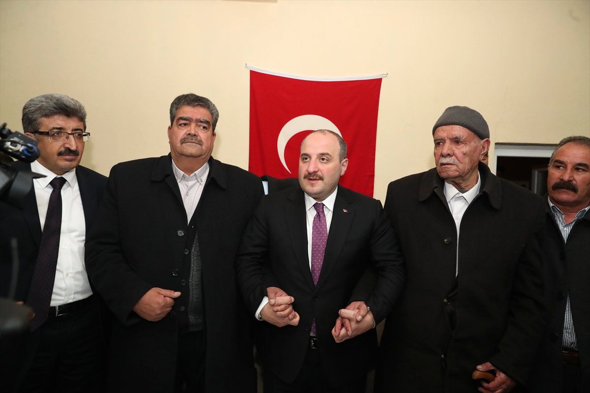 Bakan Mustafa Varank Husumetli İki Köyü Barıştırdı