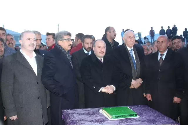 Bakan Varank İki Aşiretin Barış Yemeğine Katıldı Bakan Varank İki Aşiretin Barış Yemeğine Katıldı