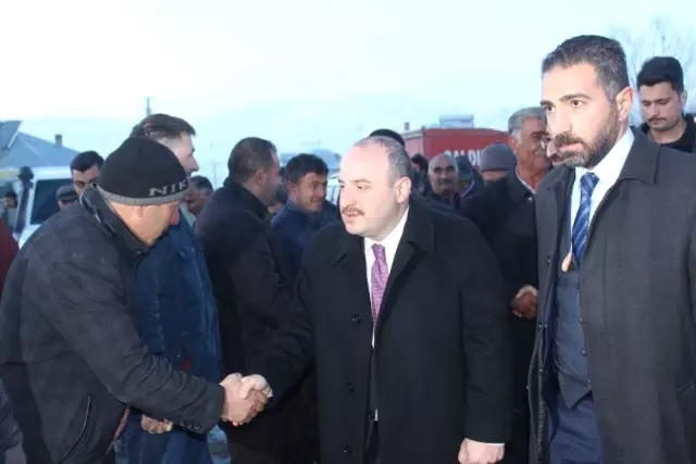 Bakan Varank İki Aşiretin Barış Yemeğine Katıldı Bakan Varank İki Aşiretin Barış Yemeğine Katıldı