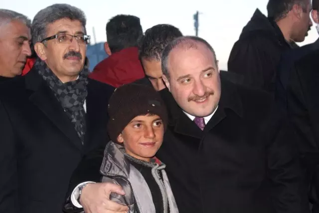Bakan Varank İki Aşiretin Barış Yemeğine Katıldı Bakan Varank İki Aşiretin Barış Yemeğine Katıldı