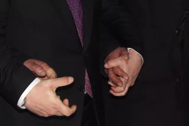 Bakan Varank İki Aşiretin Barış Yemeğine Katıldı Bakan Varank İki Aşiretin Barış Yemeğine Katıldı