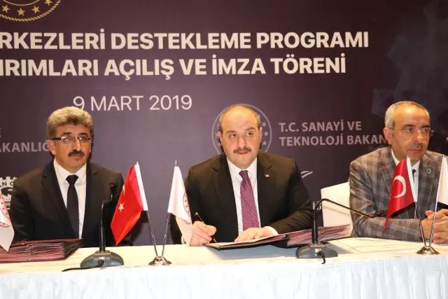 Bakan Varank, Van Yatırımlarının İmza Törenini Gerçekleştirdi Bakan Varank, Van Yatırımlarının İmza Törenini Gerçekleştirdi