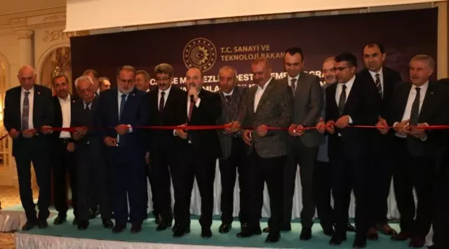 Bakan Varank, Van Yatırımlarının İmza Törenini Gerçekleştirdi Bakan Varank, Van Yatırımlarının İmza Törenini Gerçekleştirdi