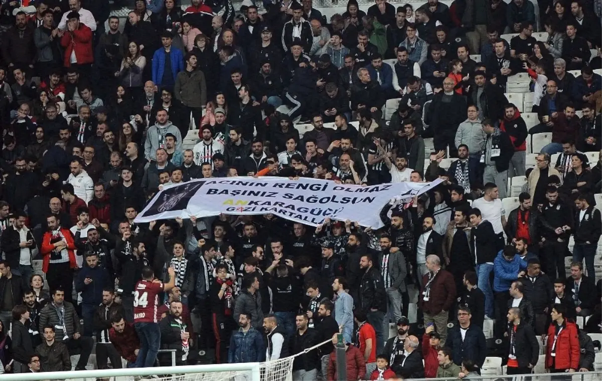 Beşiktaş Tribünlerinden Ankaragücü'ne Destek