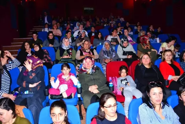 Hayatlarında İlk Kez Sinemaya Gittiler Hayatlarında İlk Kez Sinemaya Gittiler