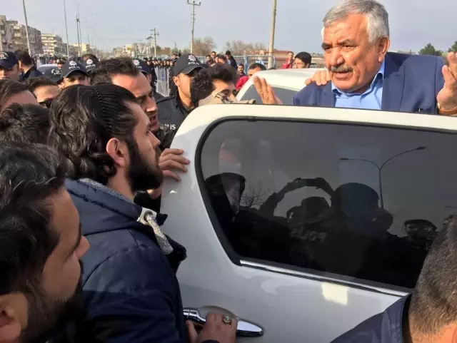 Hdp'li Eski Belediye Başkanı Şanlıurfa'da Gözaltına Alındı Hdp'li Eski Belediye Başkanı Şanlıurfa'da Gözaltına Alındı