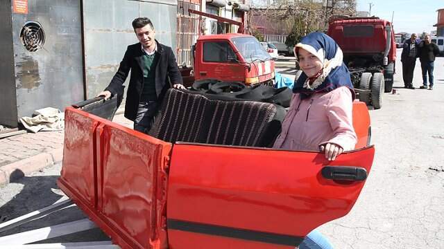 Hurda Araçtan Kardeşi İçin 'Üstü Açık Römork' Yaptı