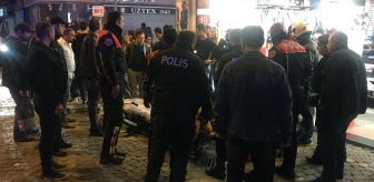 İzmir'de Bıçaklı Kavga: 1 Yaralı