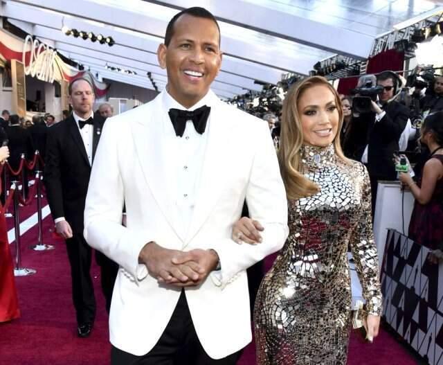 Jennifer Lopez ve Alex Rodriguez Nişanlandı