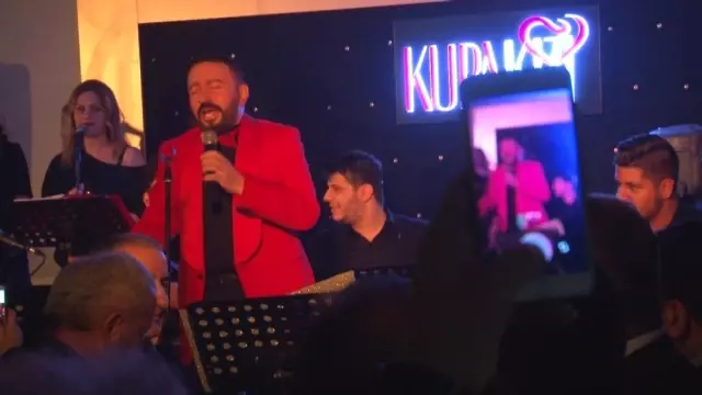 Mustafa Topaloğlu 16 Sene Sonra İstanbul'da Sahneleri Salladı