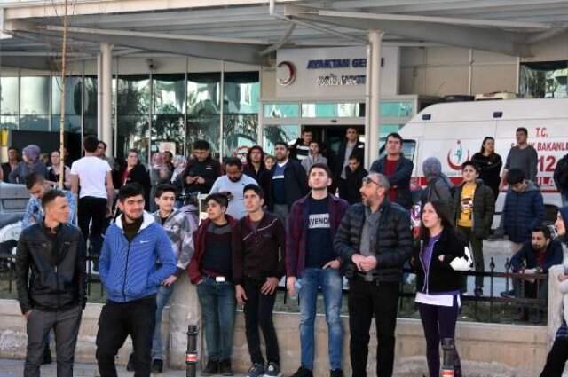 Sevgilisi Tarafından Terk Edilen Genç Adam, Kendisini Jiletleyip Çatıya Çıktı