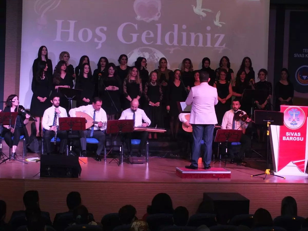 Sivas'ta Türk Müziği Korosu Konser Verdi