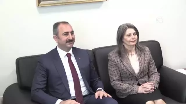 Adalet Bakanı Gül, Trabzon Adliyesini Ziyaret Etti (2) Adalet Bakanı Gül, Trabzon Adliyesini Ziyaret Etti (2)