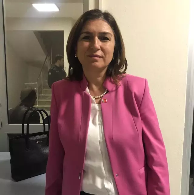 CHP'li Adayın Eşine Saldırı CHP'li Adayın Eşine Saldırı