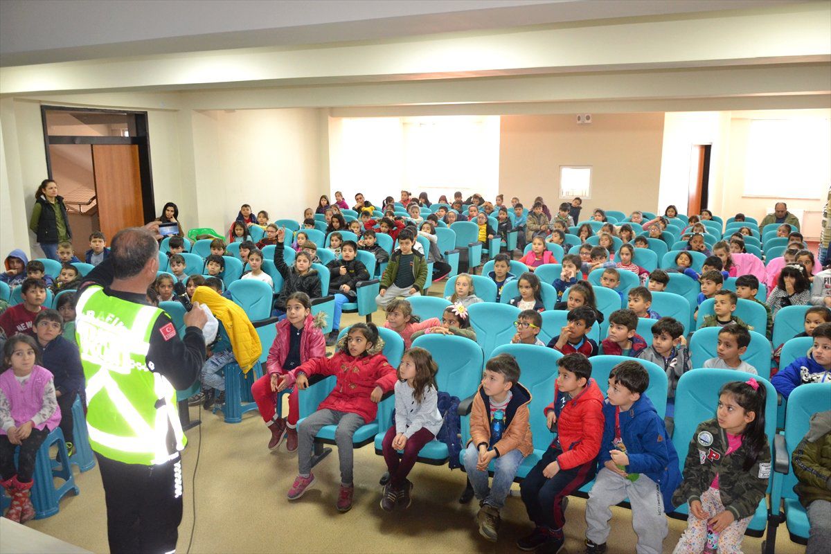 Eşme'de 720 Öğrenciye Trafik Eğitimi Verildi