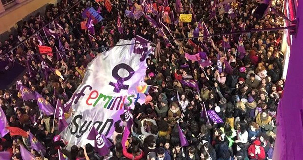 'Ezan Islıklandı' Diyen İktidara Yakın Gazeteci: Yanlış Bilgi Verdiğim İçin Özür Dilerim