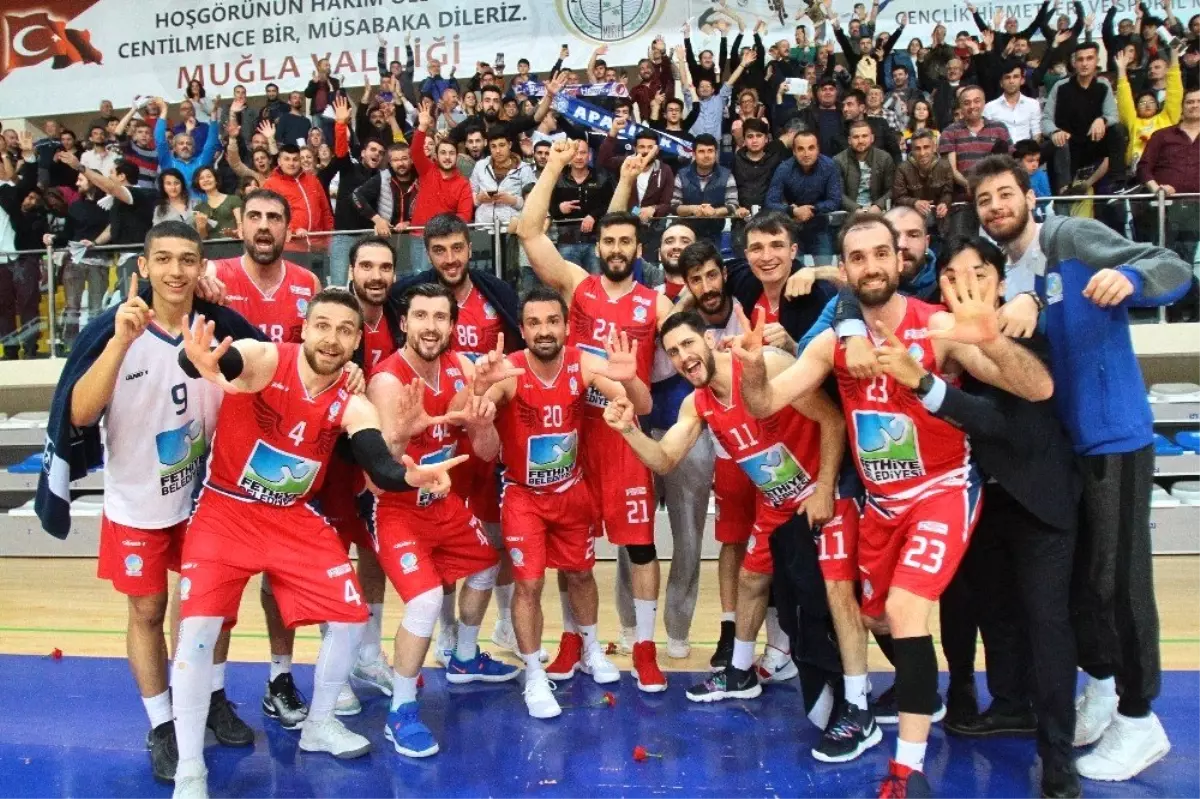 Fethiye'de Liderlik Sevinci